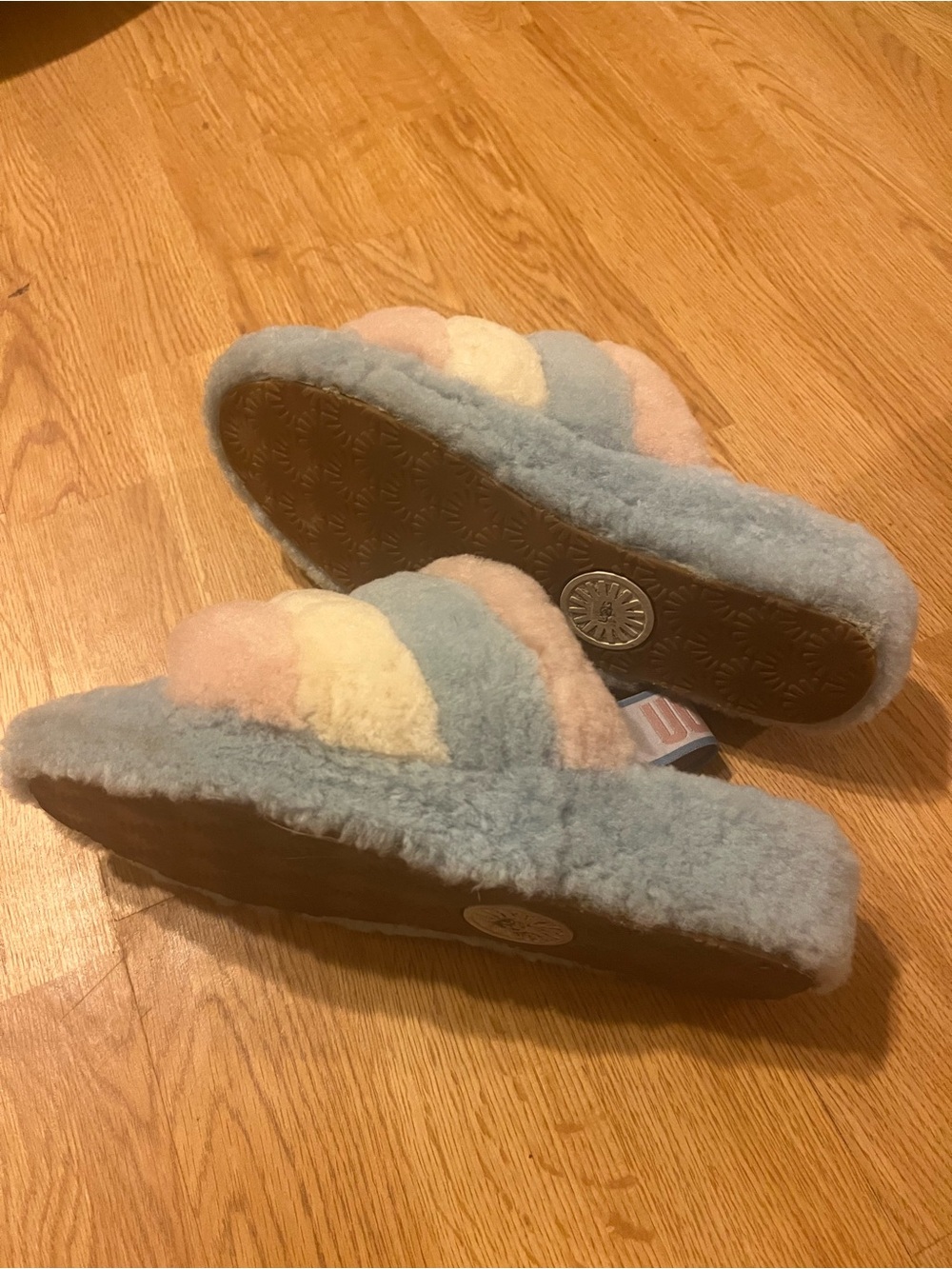 UGG women’s  Pastel Rainbow Cozy Slippers - Pink & Blue